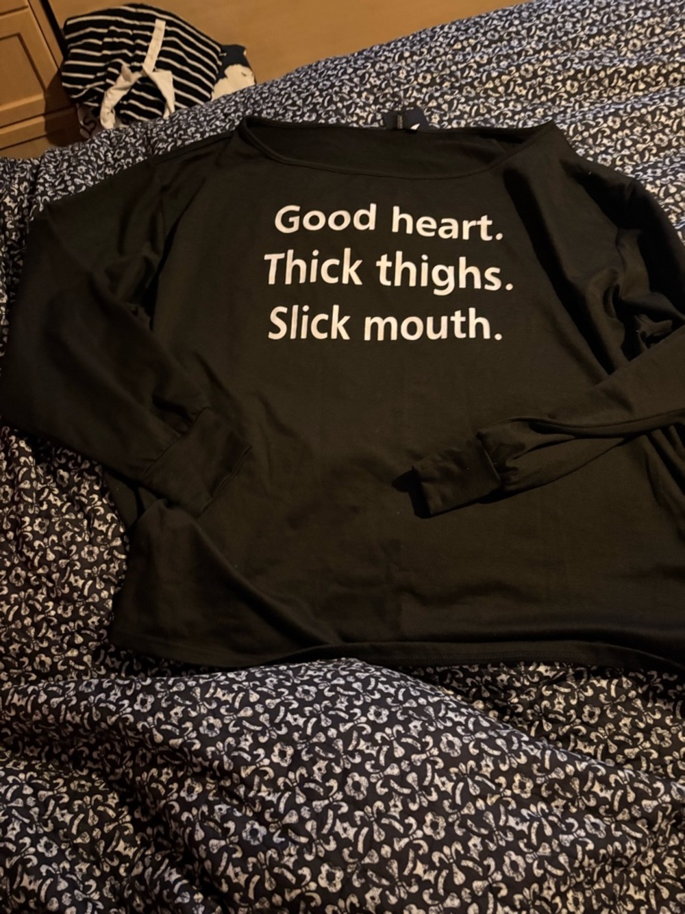 Off-Shoulder Black Sweatshirt by - Picture 7 of 7